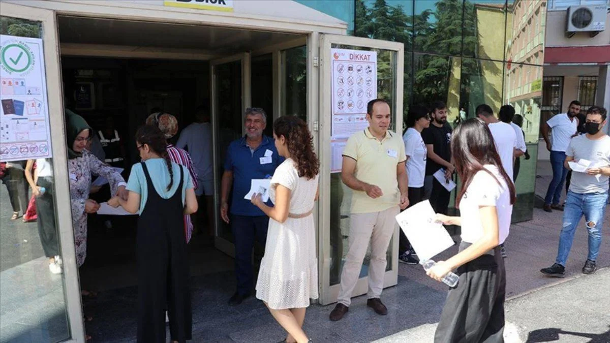 Tekrar edilen KPSS'de ilk oturum sona erdi