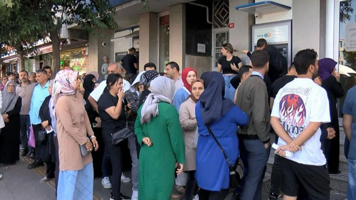 TOKİ: Banka önlerinde yoğunluk sürüyor
