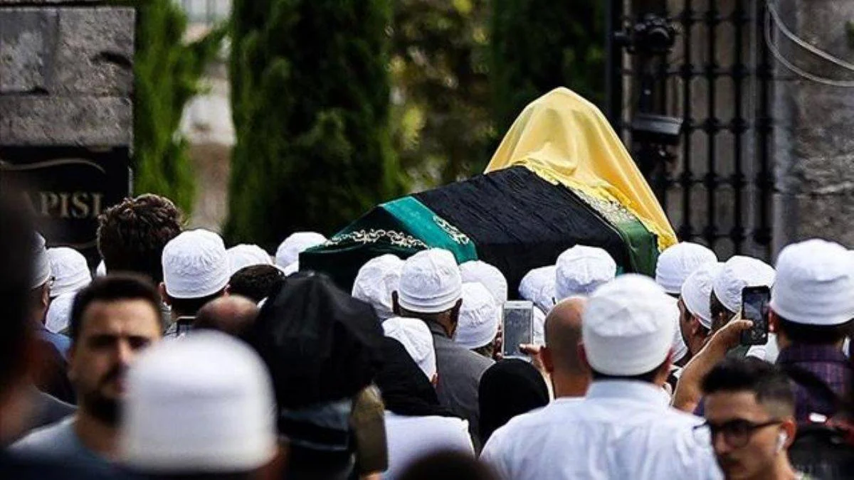 "Tuğrul Efendi bir medeniyet nöbetçisi gibi yaşadı"