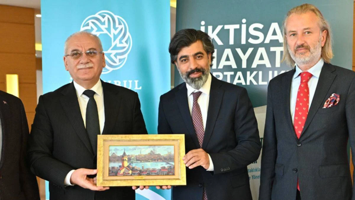 Türkiye'deki iş ortaklıklarının incelendiği 'İktisadi Hayatta Ortaklıklar' kitabı yayımlandı