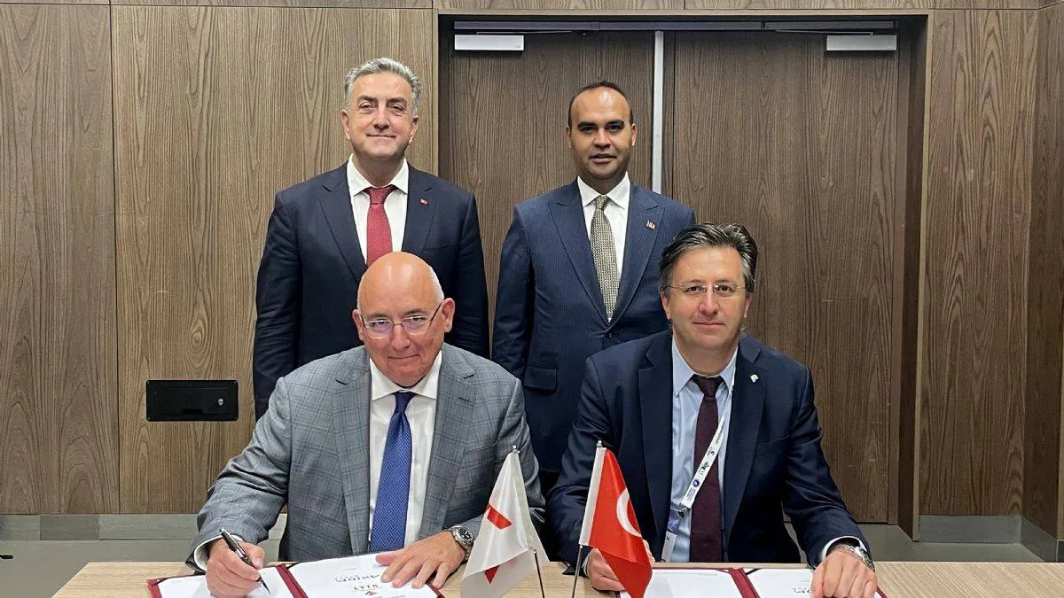 Türkiye ilk uzay yolculuğu için imzayı attı