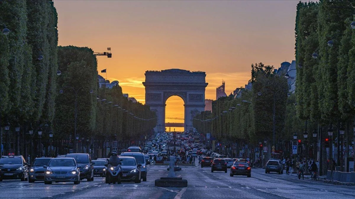 Ünlü cadde artık erken kararacak