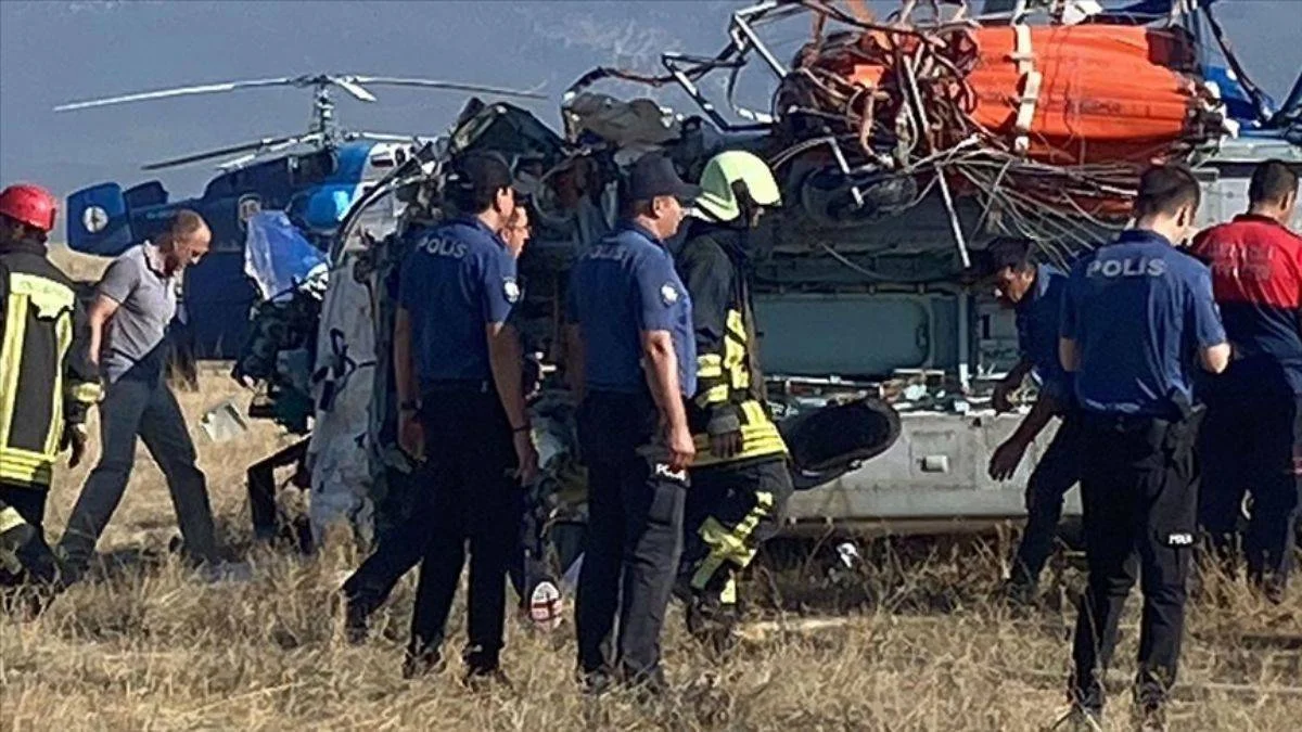 Yangın söndürme helikopteri düştü!