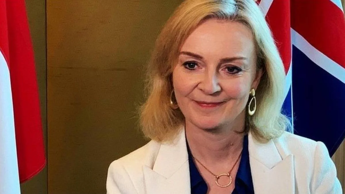 Yeni Başbakan Truss 10 Numara'da! 'Sorunları çözeceğiz'