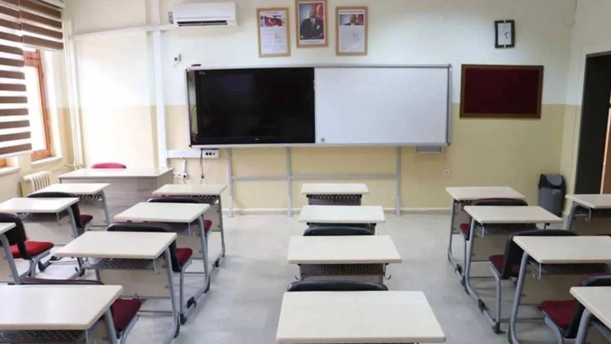 2 Kasım ders yok mu? 2 Kasım'da okullar tatil mi, ders işlenmeyecek mi? 1-2 Kasım öğretmenler derse girmeyecek mi?