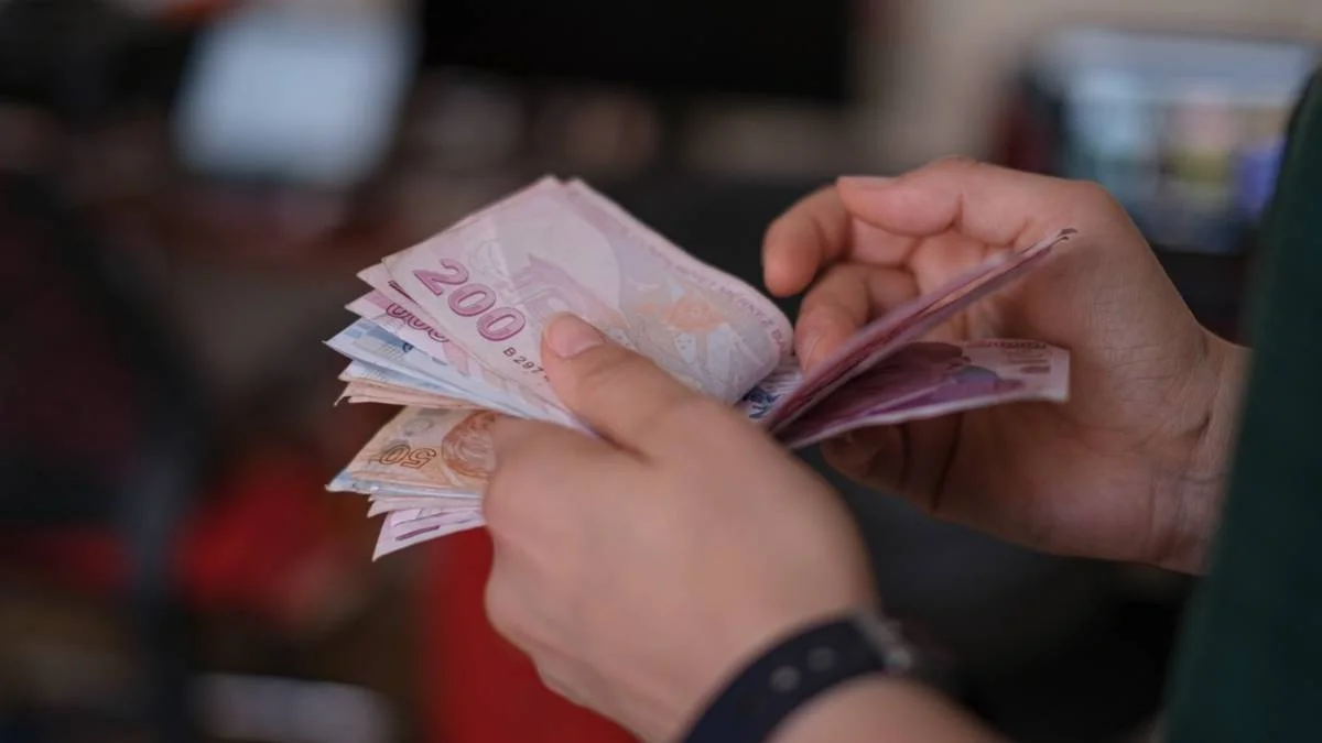 2023 Asgari ücret 9 bin TL mi olacak? Bakan Bilgin'den 9 bin lira açıklaması!