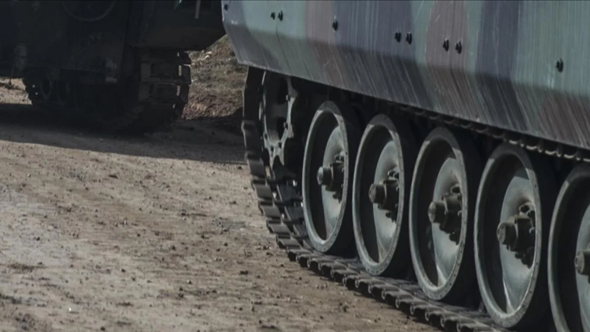 Alman zırhlıları Batı Trakya'ya Yunan tankları Ukrayna'ya