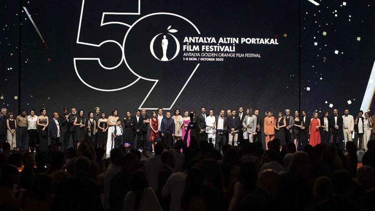 Altın Portakal'da 'Karanlık Gece' En İyi Film oldu; 'Kurak Günler' 9 ödül aldı