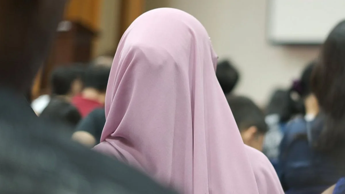 Avrupa'da başörtüsü karabasanları! İsviçre ve Belçika'da skandal kararlar