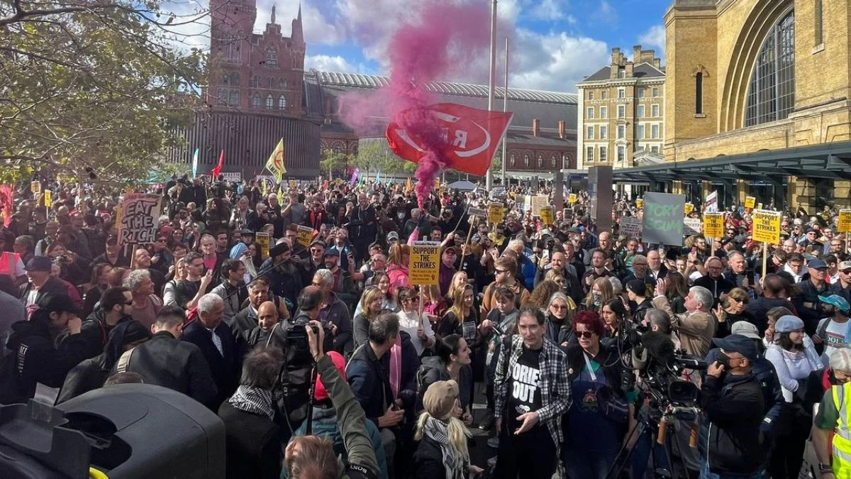 Avrupa'da kış sıcak geçecek! İngiltere, Almanya ve İtalya'dan protesto manzaraları