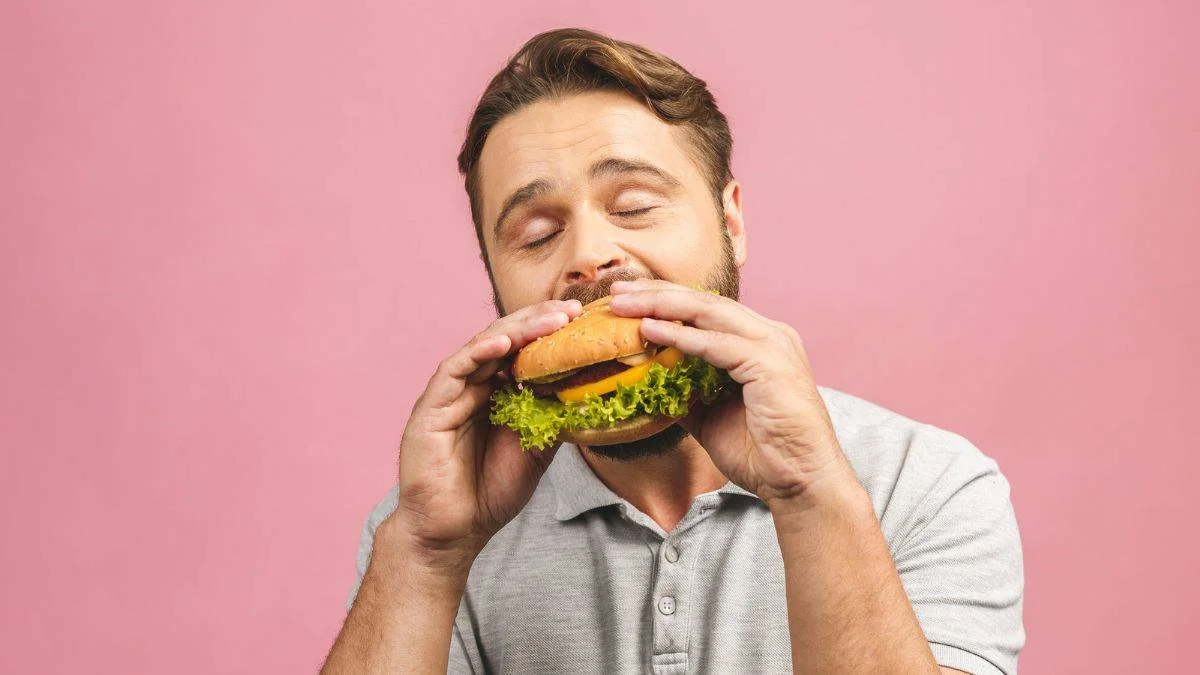 Bilim insanları açıkladı: Hamburger yemek o kadar da kötü değil!
