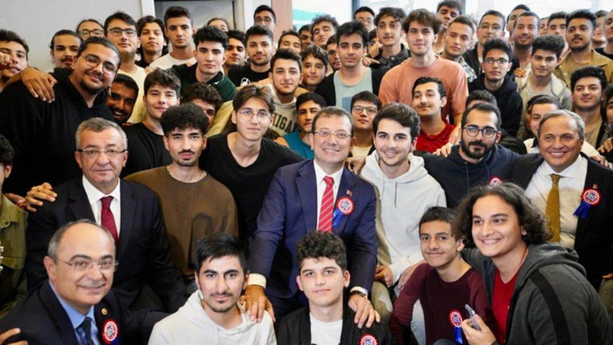 Boğaziçili öğrenciden İmamoğlu'na 'yurt' teşekkürü: Bizi tarikat yurtlarına mecbur bıraktılar