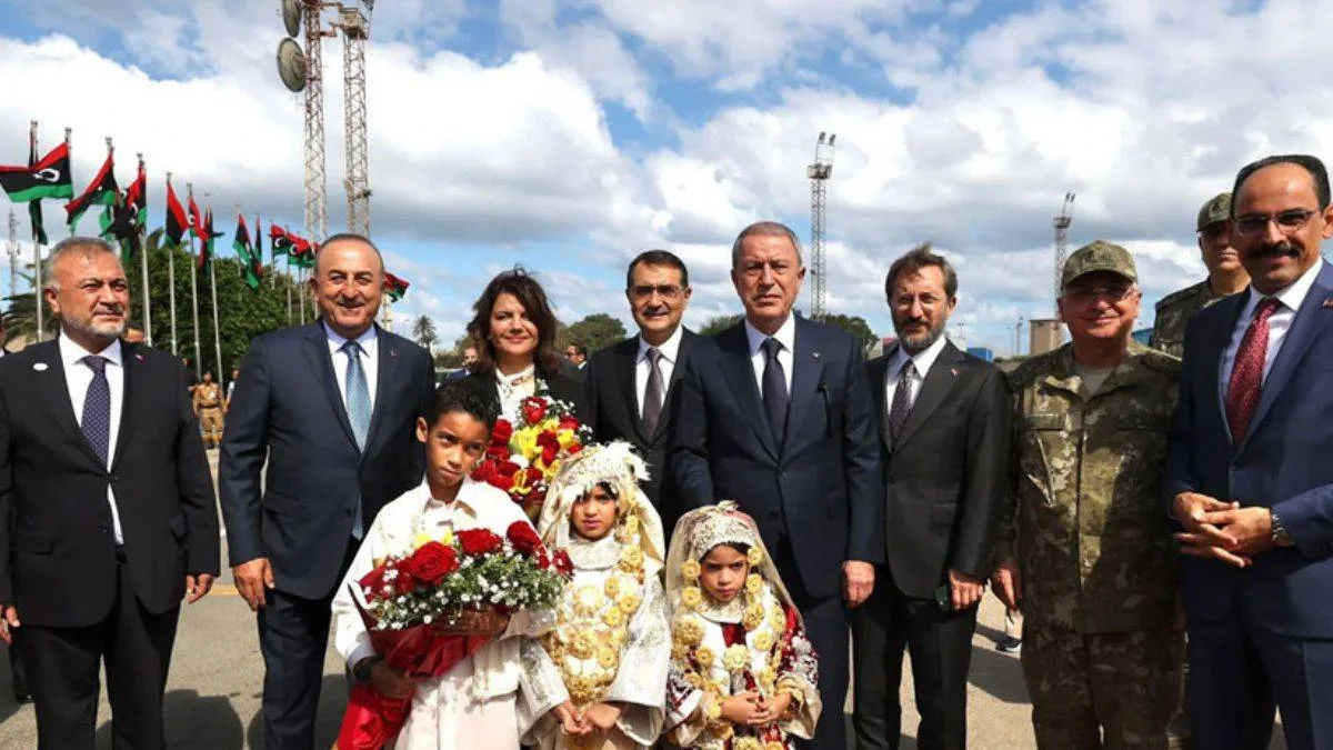 Devletin üst düzey kademesi Libya'da