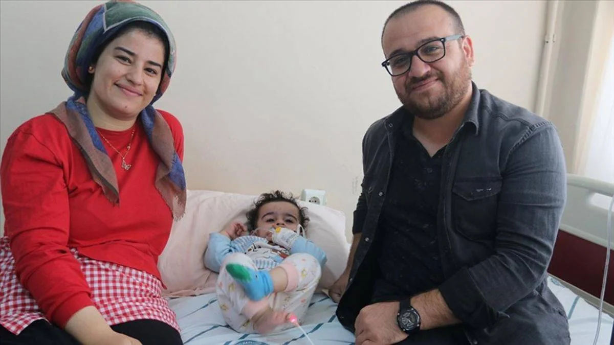 Doğuştan yemek borusu ve makatı kapalı olan bebeğe 5 ayrı operasyon