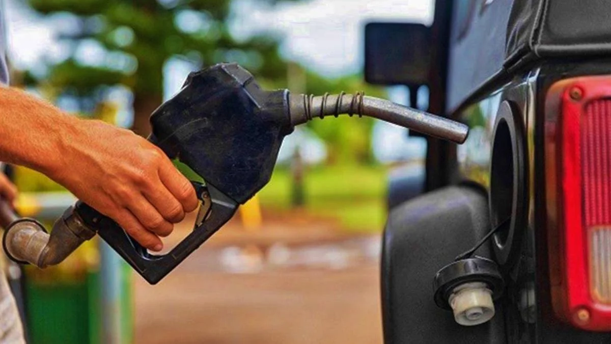 İndirim beklerken zam! Benzin ve motorine zam mı geldi? Akaryakıta ne zaman zam gelecek?
