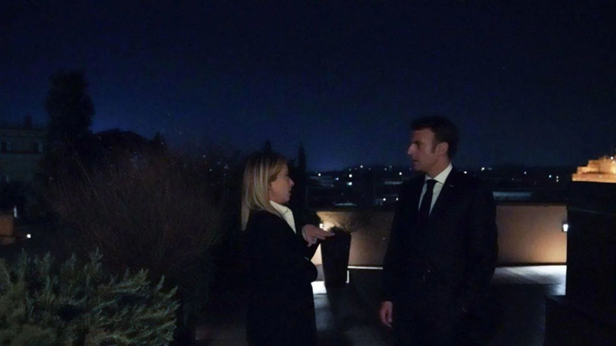İtalya'nın çiçeği burnunda başbakanı Meloni'nin görüştüğü ilk isim Macron!