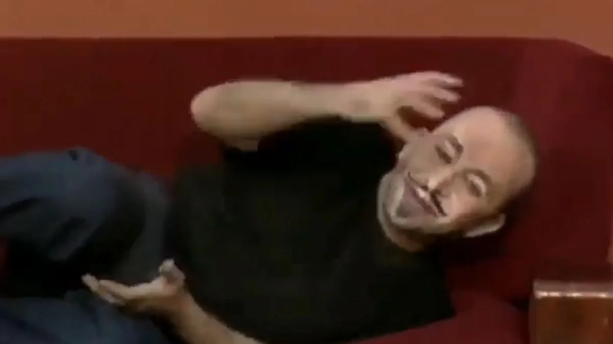 Levent Kırca'dan Okan Bayülgen ve Cem Yılmaz parodisi