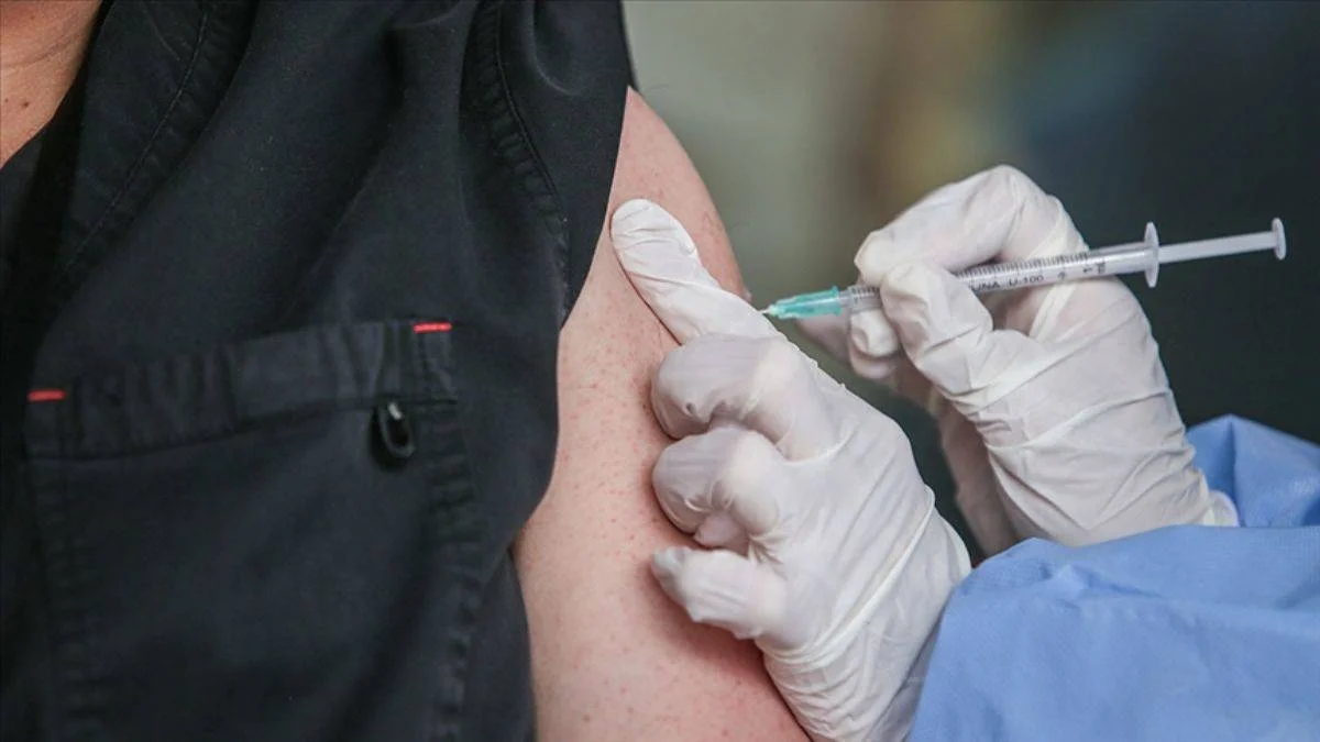 Pfizer yöneticisinden dünyayı ayağa kaldıracak aşı itirafı!