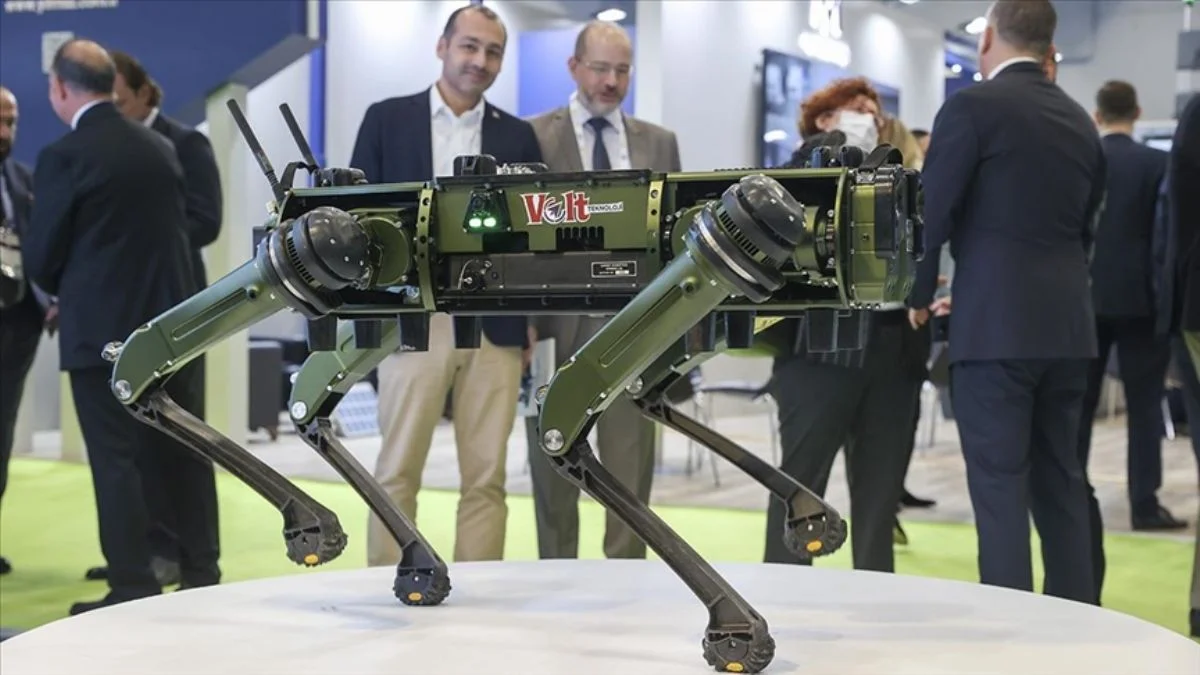 Savunmada yeni askeri 'görevli': Robot köpek