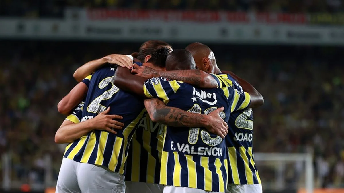 Tam 9 gollü maç! Fenerbahçe evinde 3 puanı aldı
