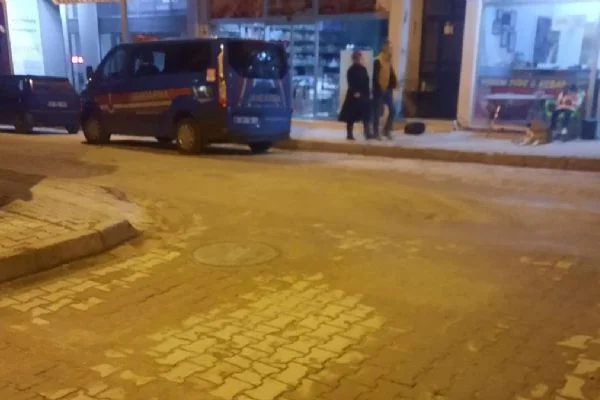 Tutuklu, yemek molasında firar etti!