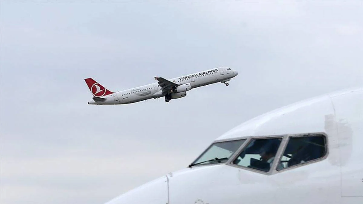 Uçakta taşkınlık çıkaran yolcuya gözaltı