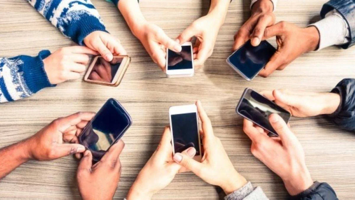 Uzmanı uyardı: Aşırı cep telefonu kullananlar nedeniyle vakalarda artış olacak