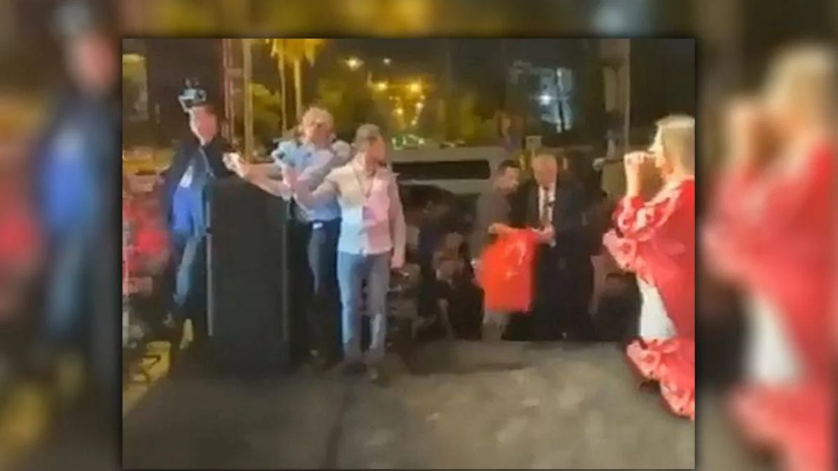 Zeydan Karalar'dan tepki çeken hareket! Türk bayrağını yere attı