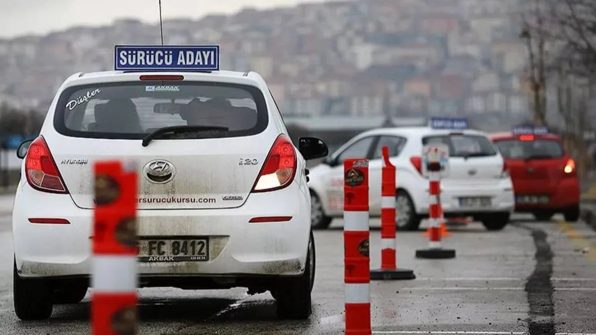 2023 Ehliyet harcı ne kadar? A Sınıfı-B Sınıfı ehliyet 2023'te kaç paraya alınır? Sürücü Belgesi maliyeti ne kadar oldu?