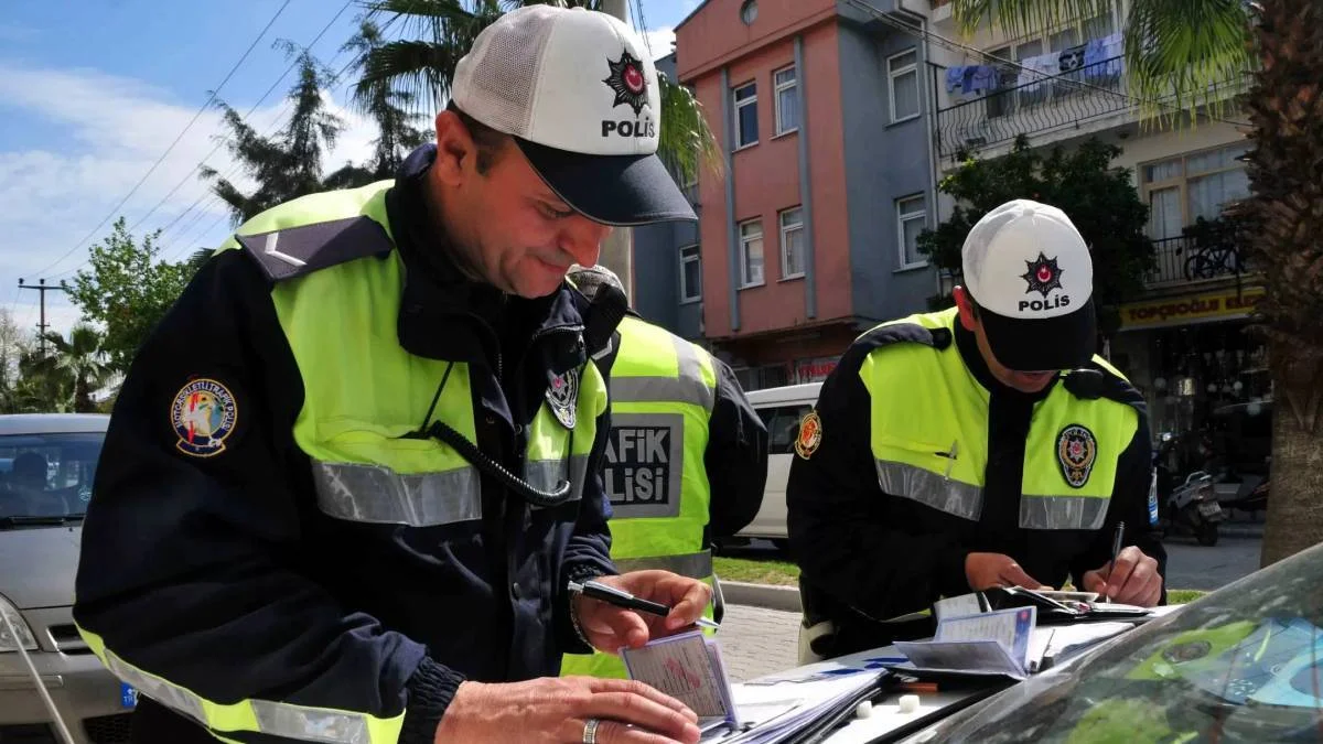 47/1-b cezası neden kesilir? 47/1-b trafik cezası nedir? 2023 47/1-b trafik cezası ne kadar, kaç TL?