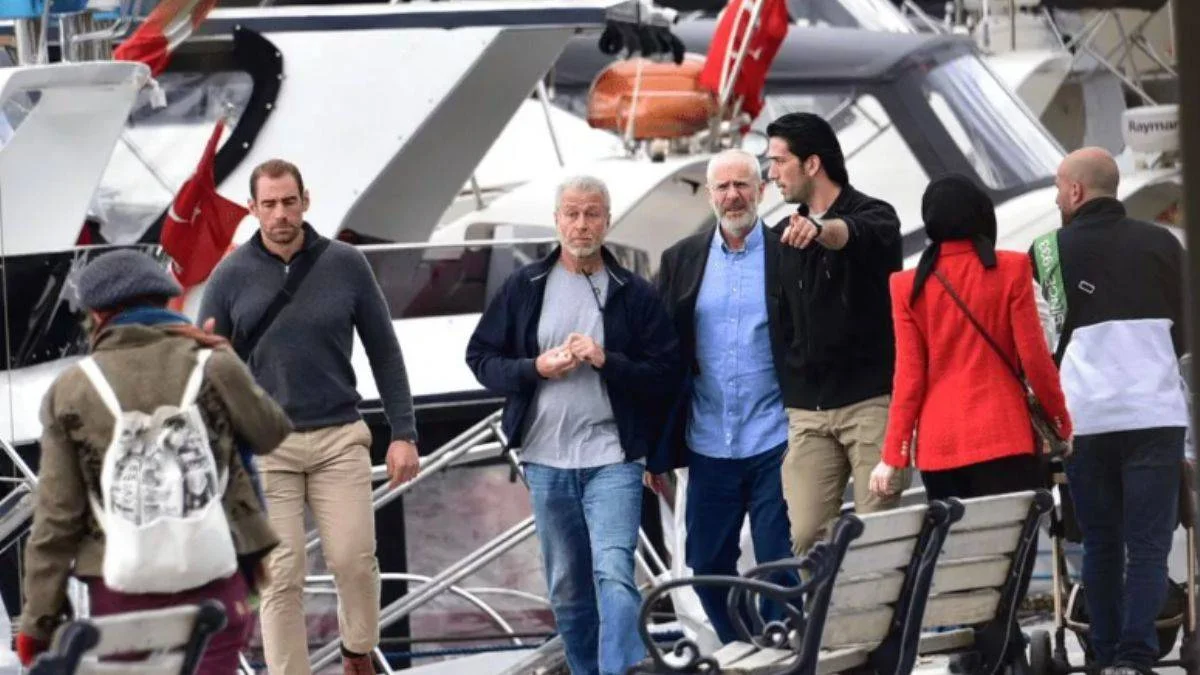 Abramoviç, Boğaz'da 50 bin dolara yalı kiraladı