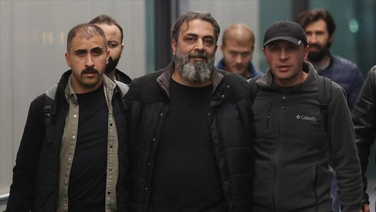 Arnavutluk'ta yakalanan Salih Akkurt Türkiye'ye getirildi