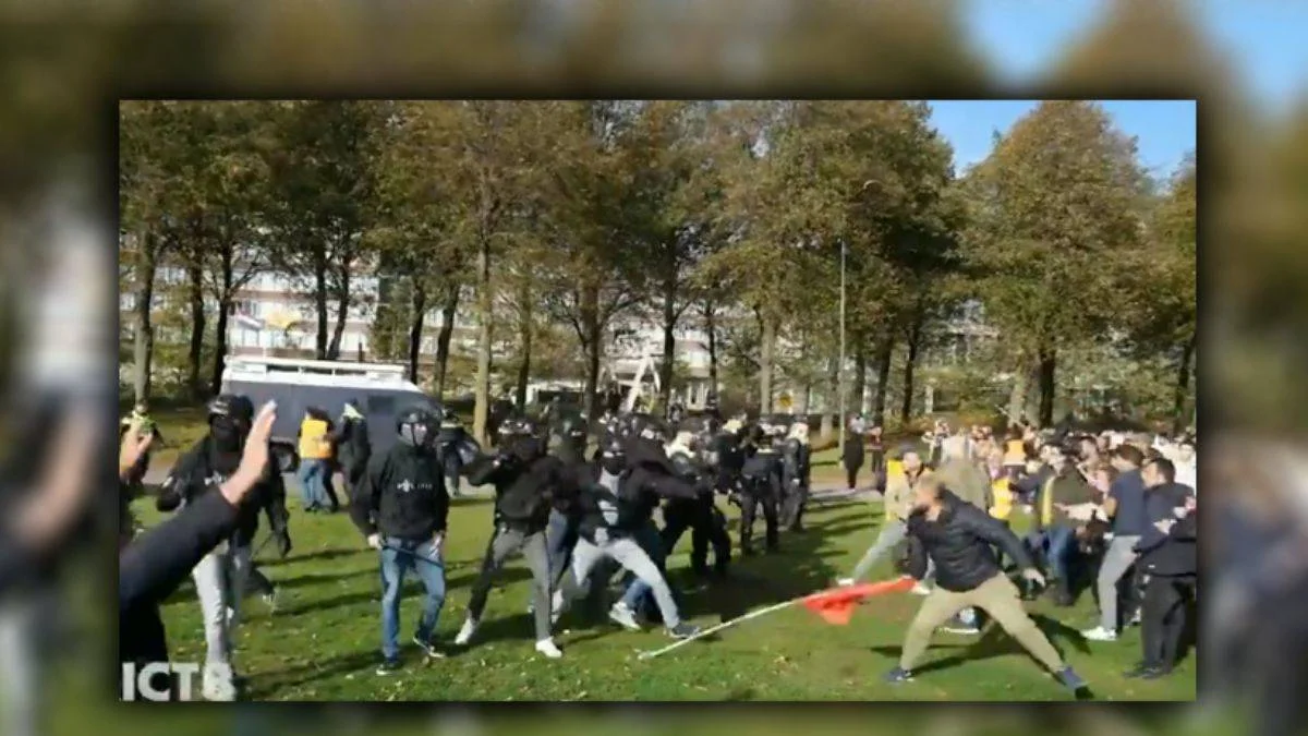 Hollanda karıştı! PKK destekçileri gösteriye izin vermeyen polise saldırdı