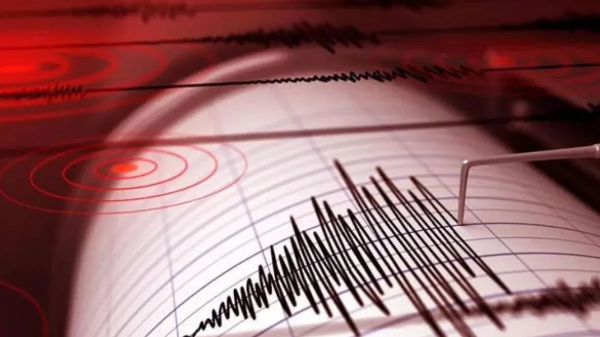 İzmir'de deprem mi oldu? Nerede, hangi ilçede? Kaç şiddetinde, büyüklüğünde? (26 Kasım)