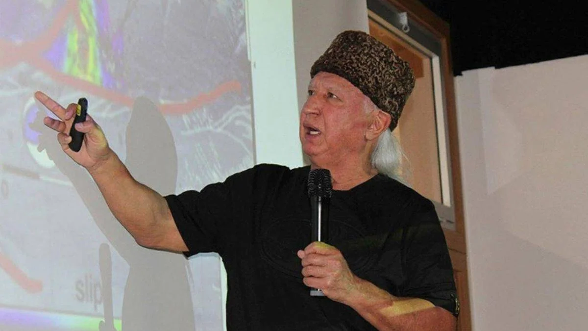 Prof Dr. Üşümezsoy canlı yayında sunucuları fırçaladı