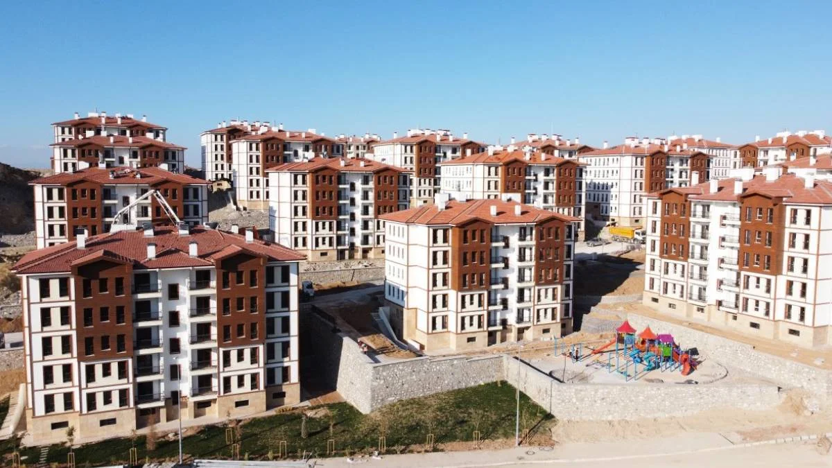 TOKİ orta gelir sosyal konut hangi illerde yapılacak? TOKİ 100 bin sosyal konut İstanbul-İzmir-Ankara'da hangi ilçe ve mahallede yapılacak?