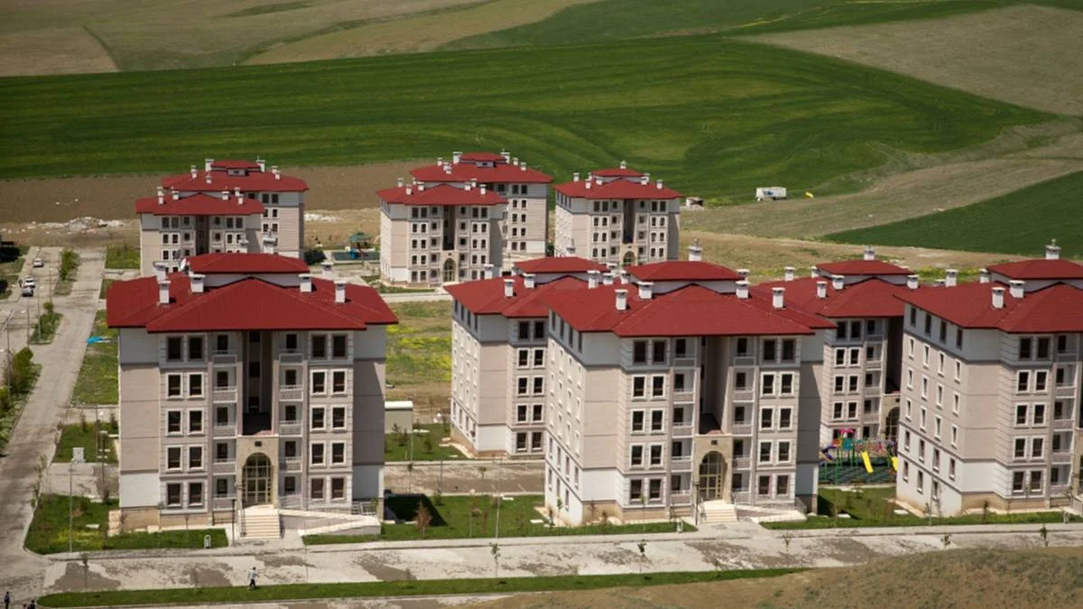 2023 düşük faizli konut kredisi kampanyasına anne ve babasının evi olanlar başvurabilir mi? (0,69, 0,79, 0,89, 0,99)