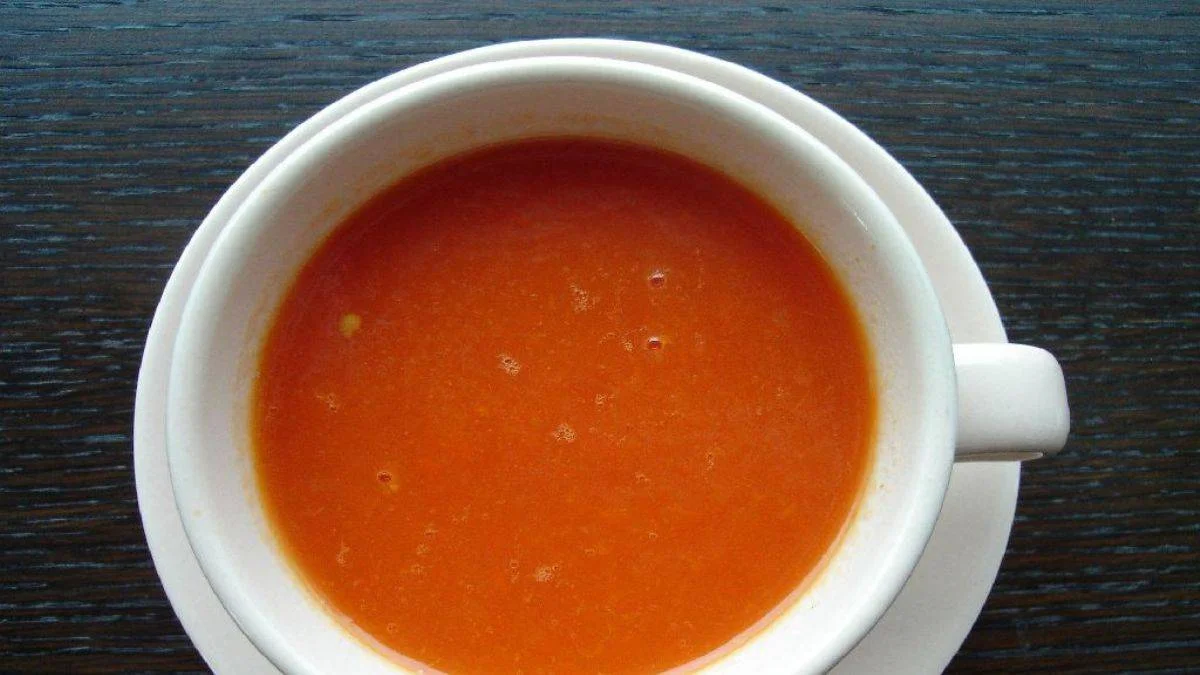 8 aylık bebekler için yeşil mercimekli şehriye çorbası-yemeği