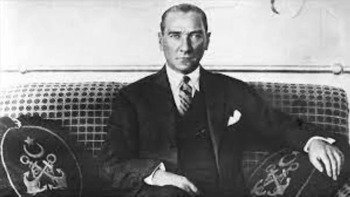 Atatürk'ün boyu, kilosu ve ayakkabı numarası sırasıyla nasıldır?