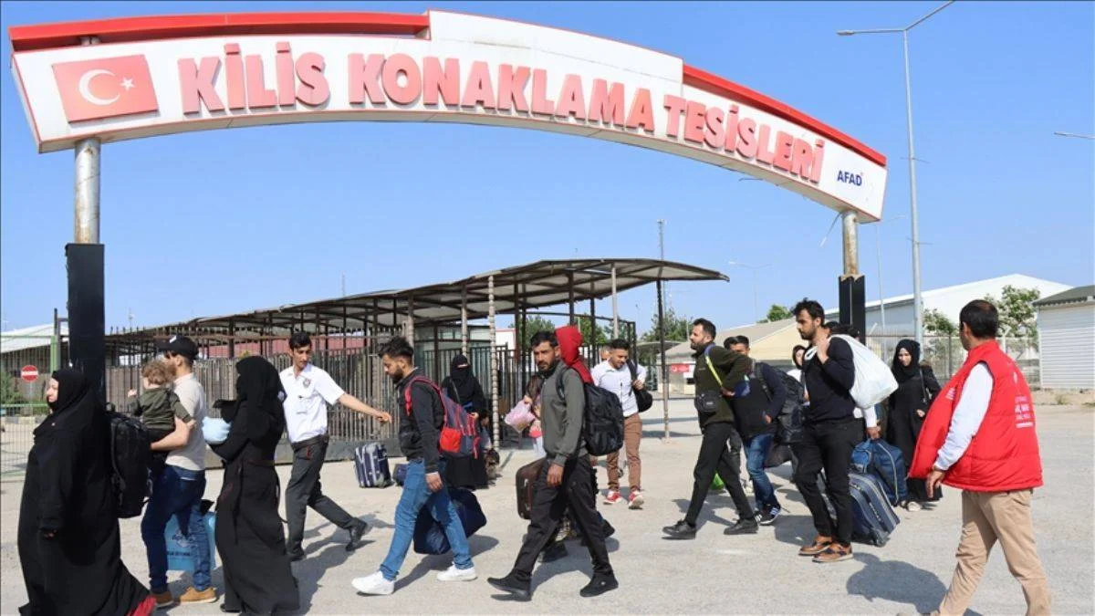 Çavuşoğlu: Rejim Suriyelilerin dönmesini istiyor