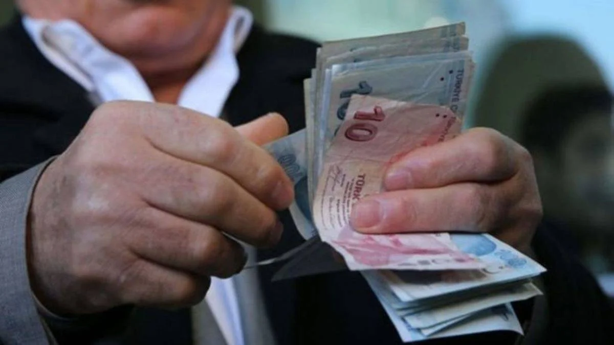 Emekli maaşı ocakta ne kadar olacak? 2023 ocak emekli zammı | En düşük emekli maaşı kaç TL oldu?