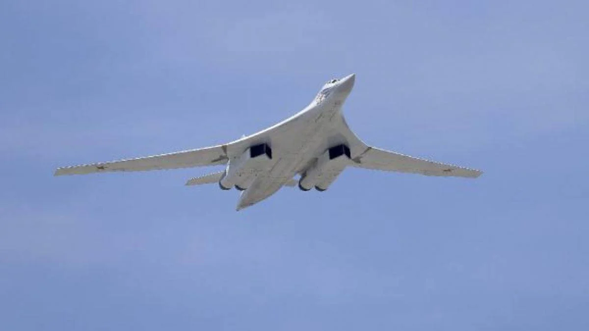 İki ülkenin bombardıman uçakları Japon Denizi üzerinde