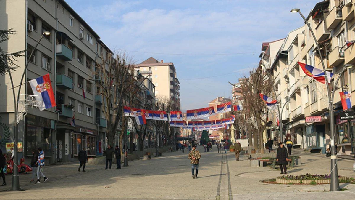 Kosova'da 20 gün sonra barikatlar kaldırıldı