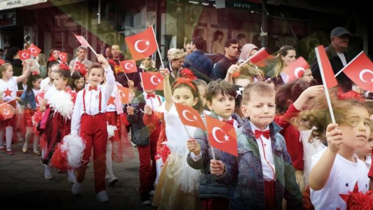 Kuzey Makedonya'da Türkçe resmi dil kabul edildi