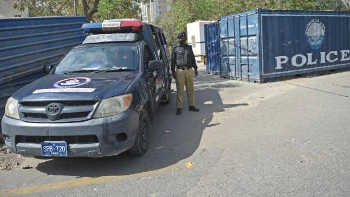 Pakistan'da el bombalı saldırı: 4 kişi yaralandı