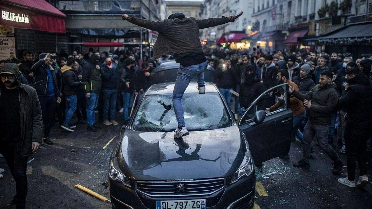 Paris'ten PKK açıklaması
