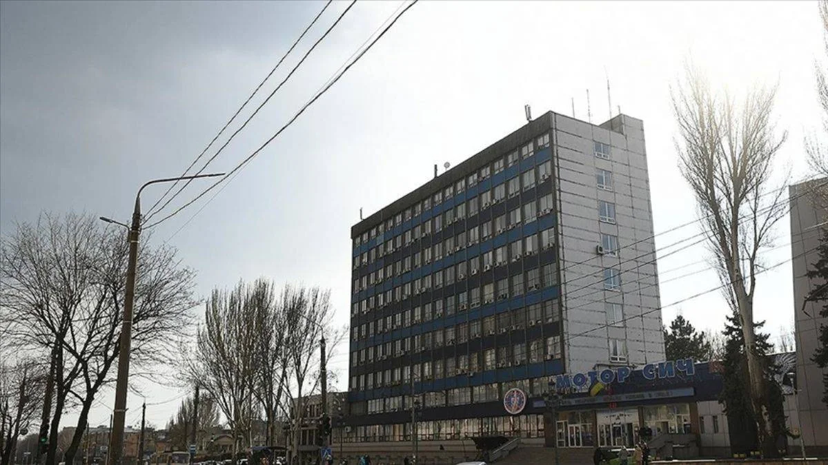 Ukrayna, güvenli sanılan 2 Rus üssünü SİHA'larla vurdu!