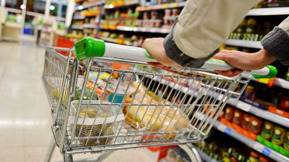 Zincir marketten flaş teklif: Pazar günleri kapatalım, bakkallar iş yapsın