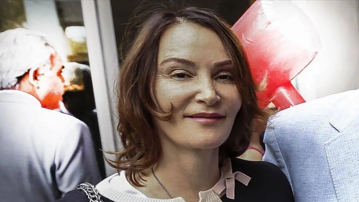 Aslı Baykal kardeşine meydan okudu! "Babamın görüşünü yansıtmıyor"