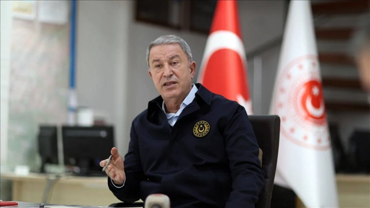 Bakan Akar'dan Yunanistan'a ''12'' mil uyarısı!